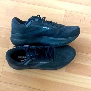NWT Brooks Ghost Max
